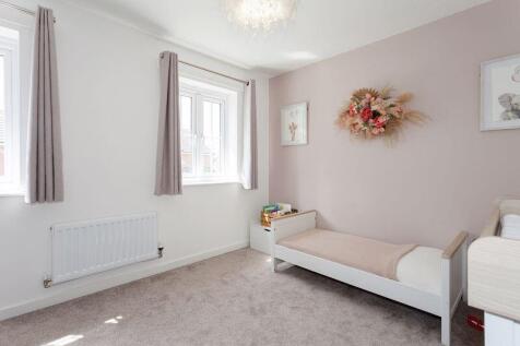 BEDROOM 1 FRONT