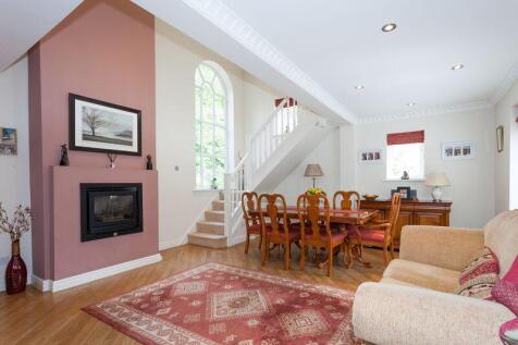 DINING/LIVING HALL