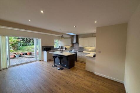 OPEN PLAN LIVING DINING KITCHEN