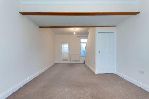 LOUNGE THROUGH DINING ROOM B
