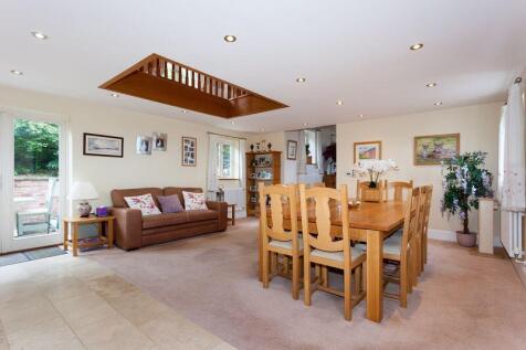 LIVING DINING AREA