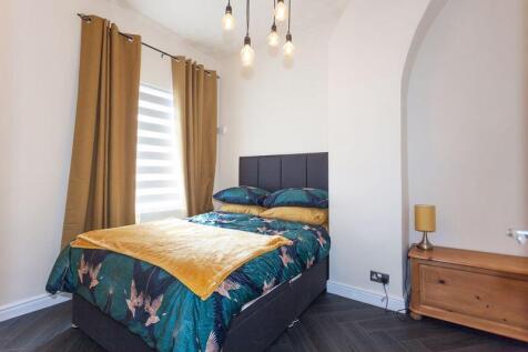BEDROOM 1 FRONT