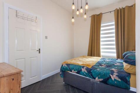 BEDROOM 1 FRONT