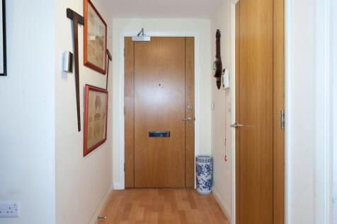 L-SHAPED HALL