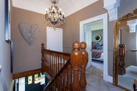 FIRST FLOOR LANDING