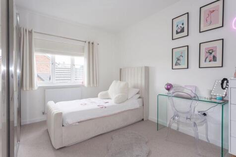 BEDROOM 2 FRONT