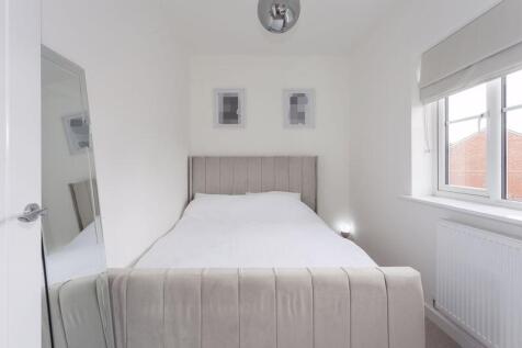 BEDROOM 4 FRONT