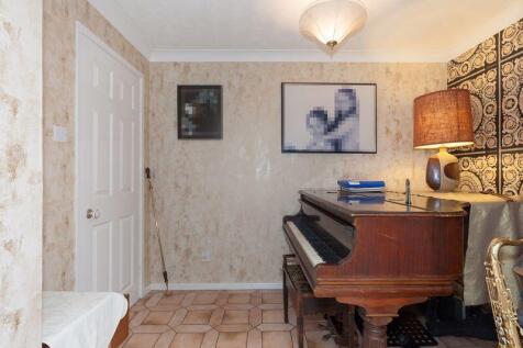MUSIC ROOM
