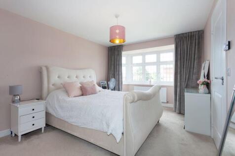 BEDROOM 1 FRONT