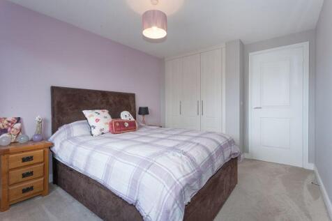 BEDROOM 2 FRONT