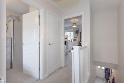FIRST FLOOR LANDING