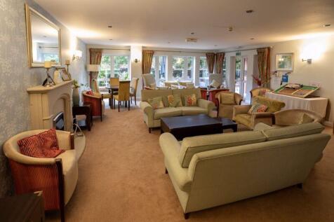 COMMUNAL LOUNGE