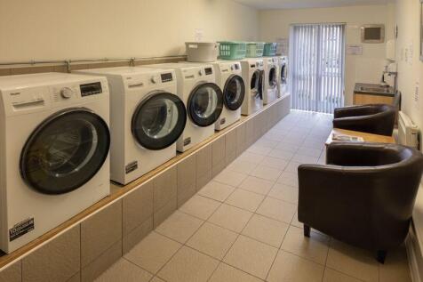 COMMUNAL LAUNDRY ROOM