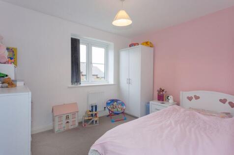 BEDROOM 2 FRONT