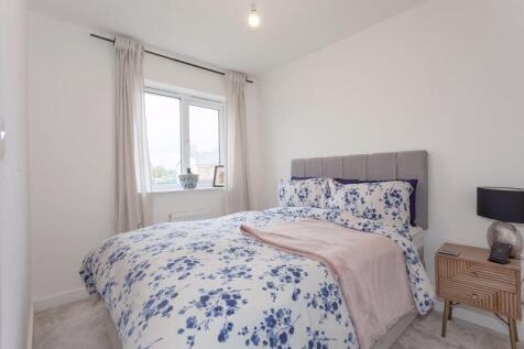 BEDROM 2 REAR
