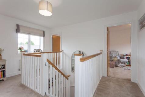 GALLERIED LANDING