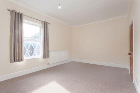 BEDROOM 1 FRONT 