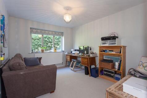 STUDY/BEDROOM 5