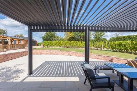 GARDEN GAZEBO