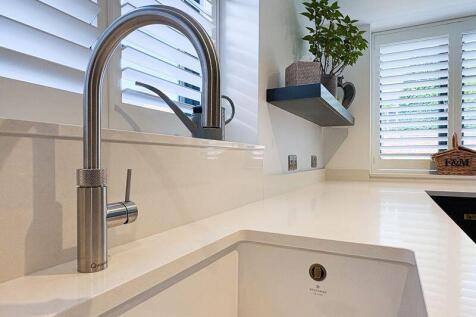 HANDCRAFTED KITCHEN