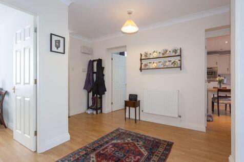 HALL/DINING