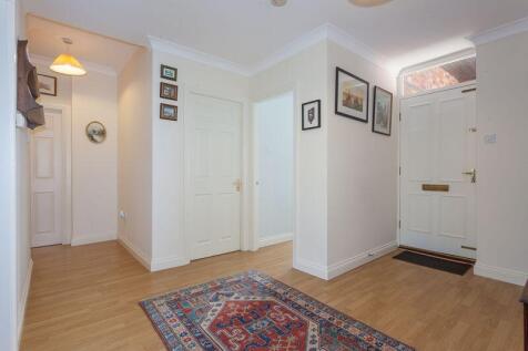 HALL/DINING