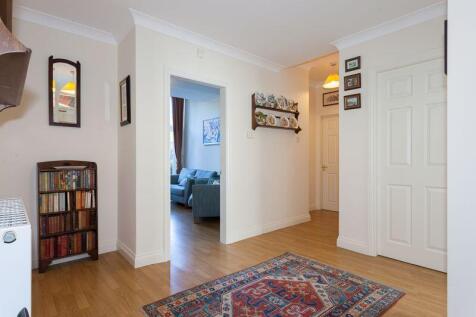 HALL/DINING