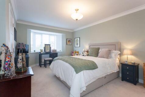 BEDROOM 1 FRONT