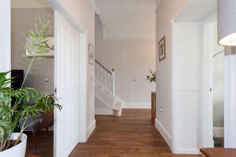 L SHAPED RECEPTION HALL