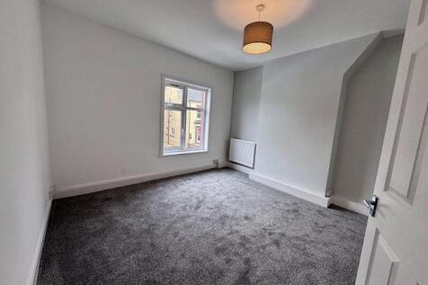 BEDROOM 1 FRONT