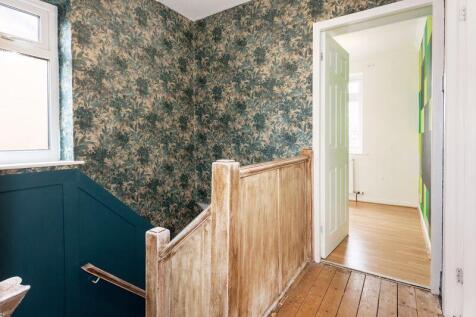 FIRST FLOOR LANDING