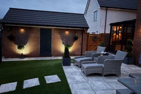 VENDOR NIGHT PHOTO REAR