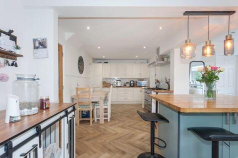 OPEN PLAN LIVING DINING KITCHEN