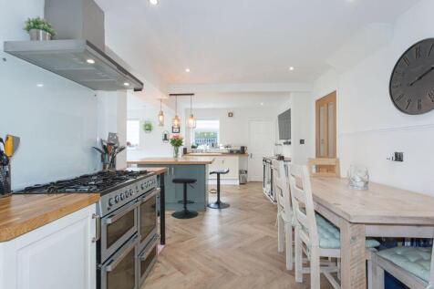 OPEN PLAN LIVING DINING KITCHEN