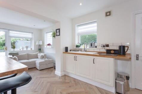 OPEN PLAN LIVING DINING KITCHEN