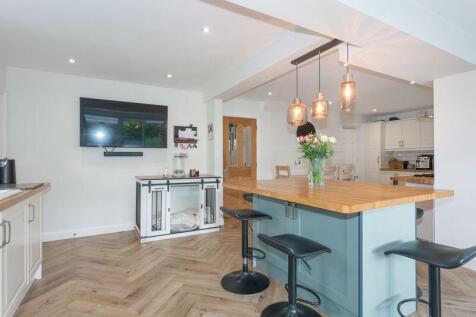 OPEN PLAN LIVING DINING KITCHEN