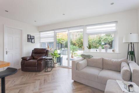 OPEN PLAN LIVING DINING KITCHEN