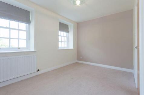 DINING ROOM/BEDROOM 4