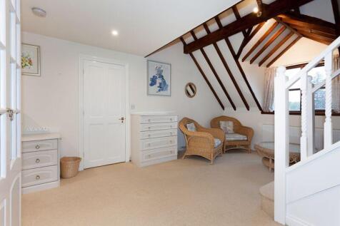 BEDROOM 1 / SITTING ROOM SUITE FRONT