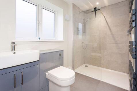 GROUND FLOOR SHOWER ROOM