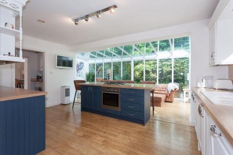 OPEN PLAN LIVING KITCHEN/GARDEN ROOM