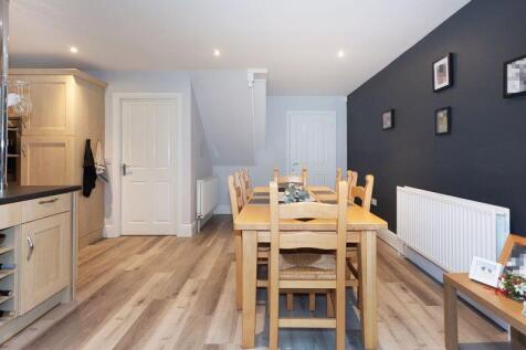 KITCHEN/FAMILY/CONSERVATORY