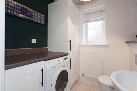 UTILITY/CLOAKROOM 