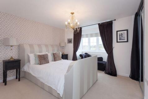 BEDROOM 1 FRONT 