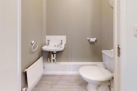 56-Deacon-Place-Bathroom.jpg