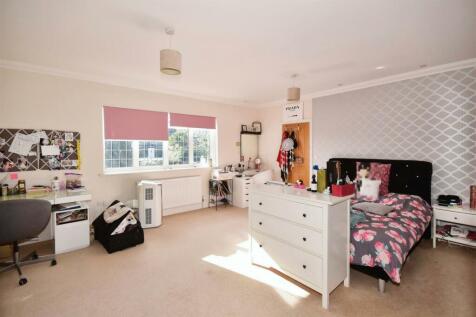 Bedroom 20Two.JPG