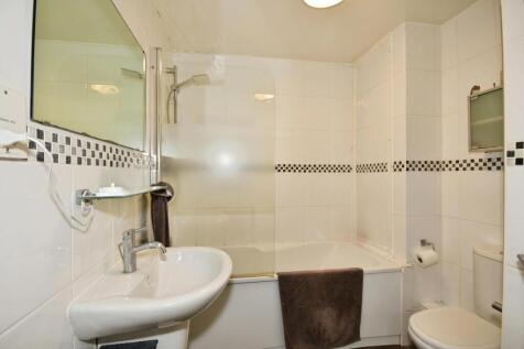 pbox-bathroom-299478.jpg