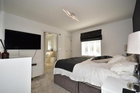 1Bedroom1.JPG