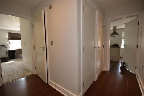 1EntranceHallway.JPG