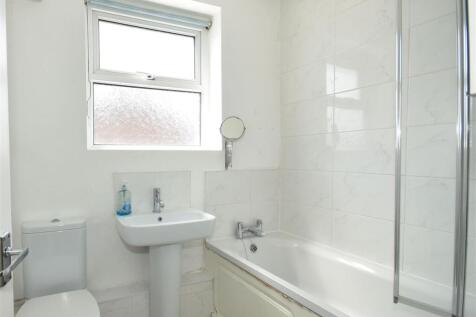 Bathroom.JPG